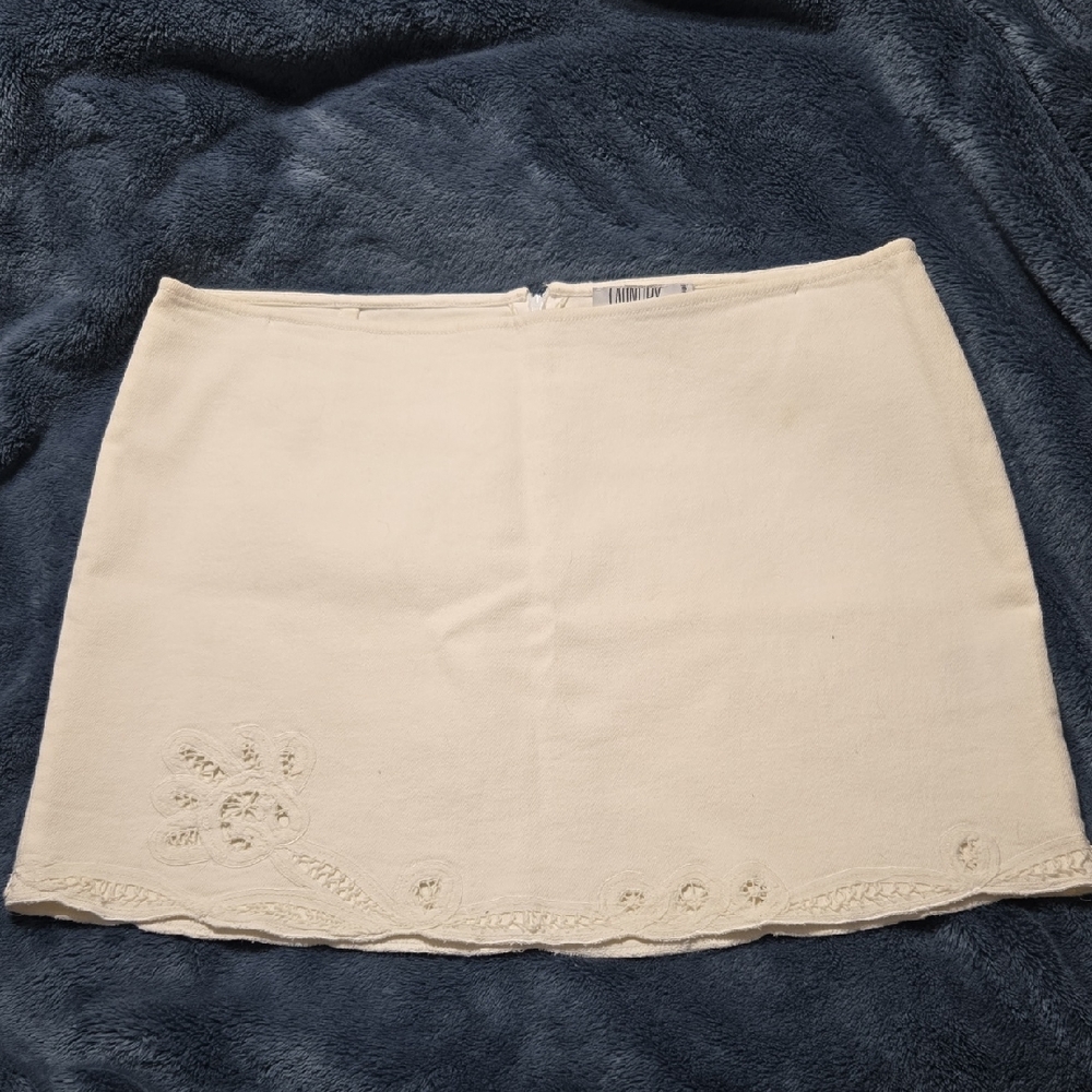 Cream mini Skirt